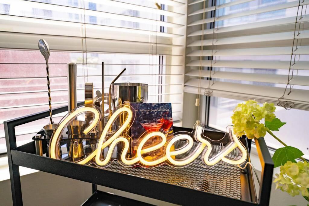 June Specials- Suite Spot Dtla- Free Parking For One Car! Los Angeles Ngoại thất bức ảnh