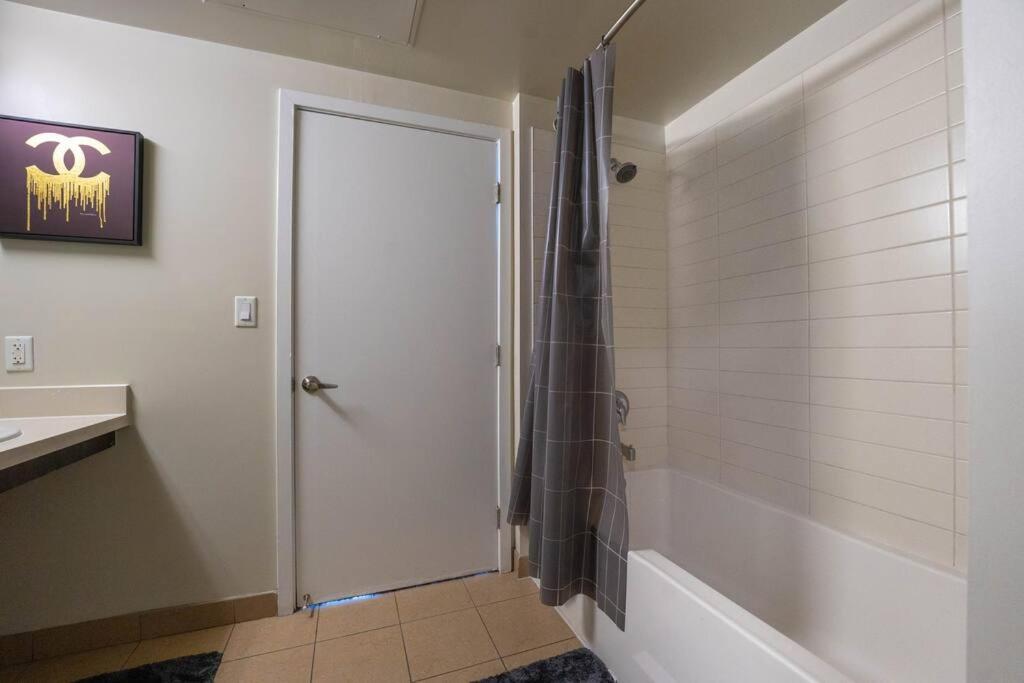 June Specials- Suite Spot Dtla- Free Parking For One Car! Los Angeles Ngoại thất bức ảnh